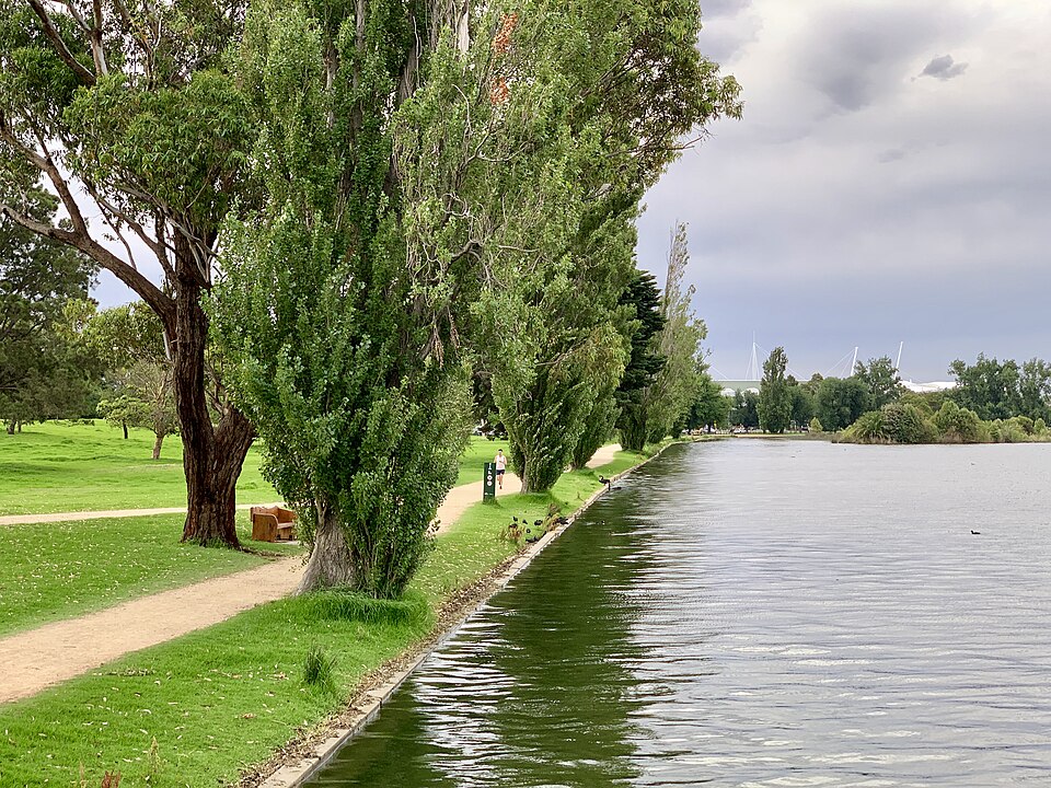 Albert Park Lake — waterside path