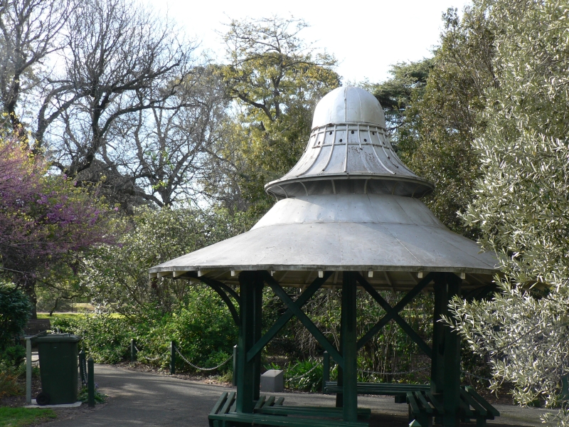 Alma Park — St Kilda rotunda and lawns