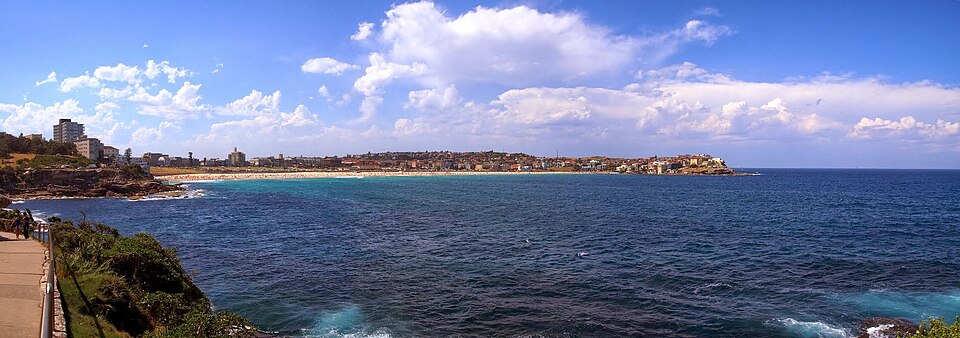 Bondi to Coogee — cliff-top trail