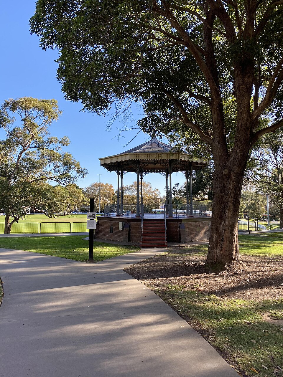 Camperdown — neighbourhood parkland