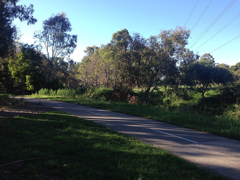 Darebin — creek park path