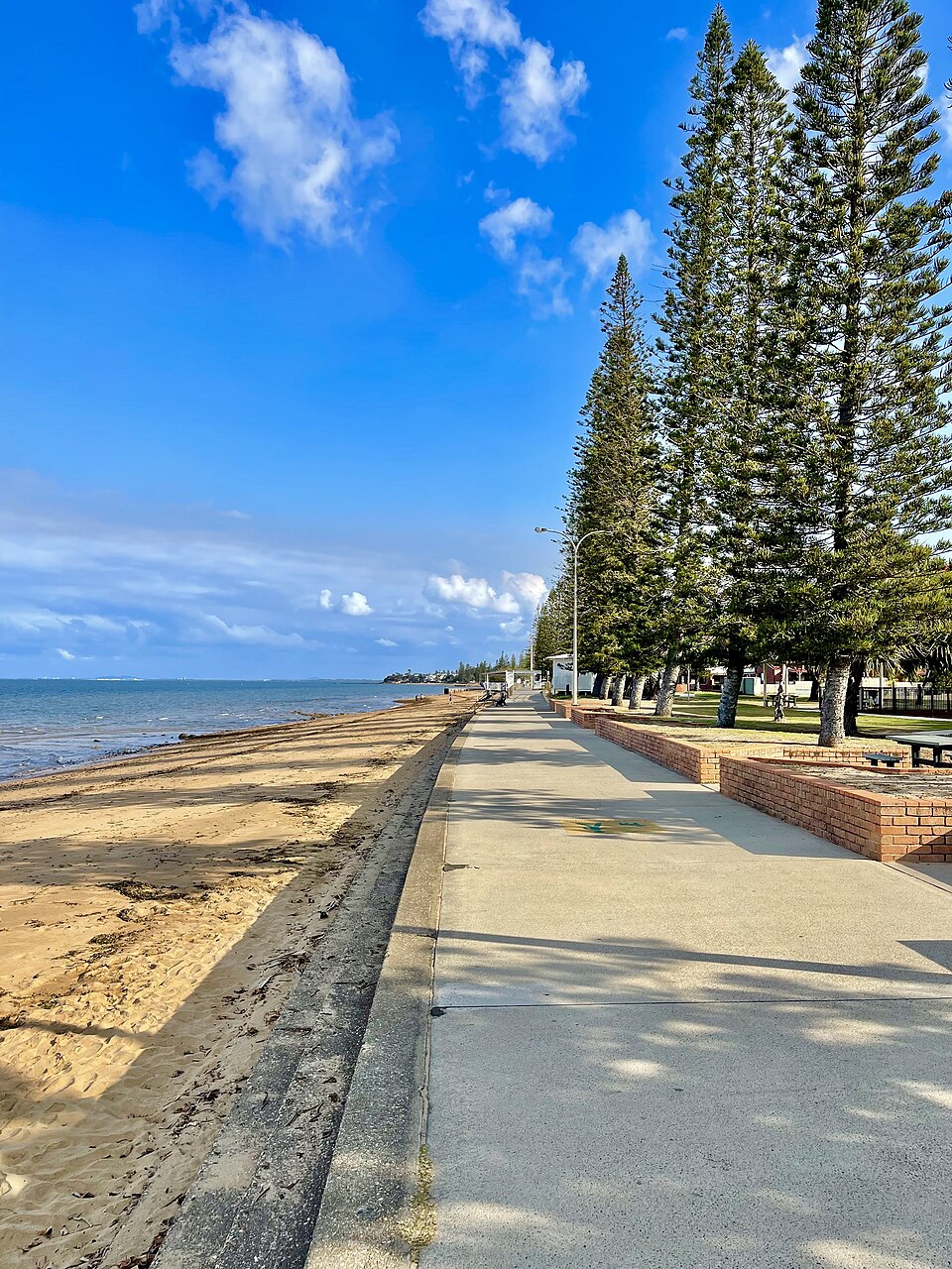Redcliffe peninsula beach — nearby bay shore
