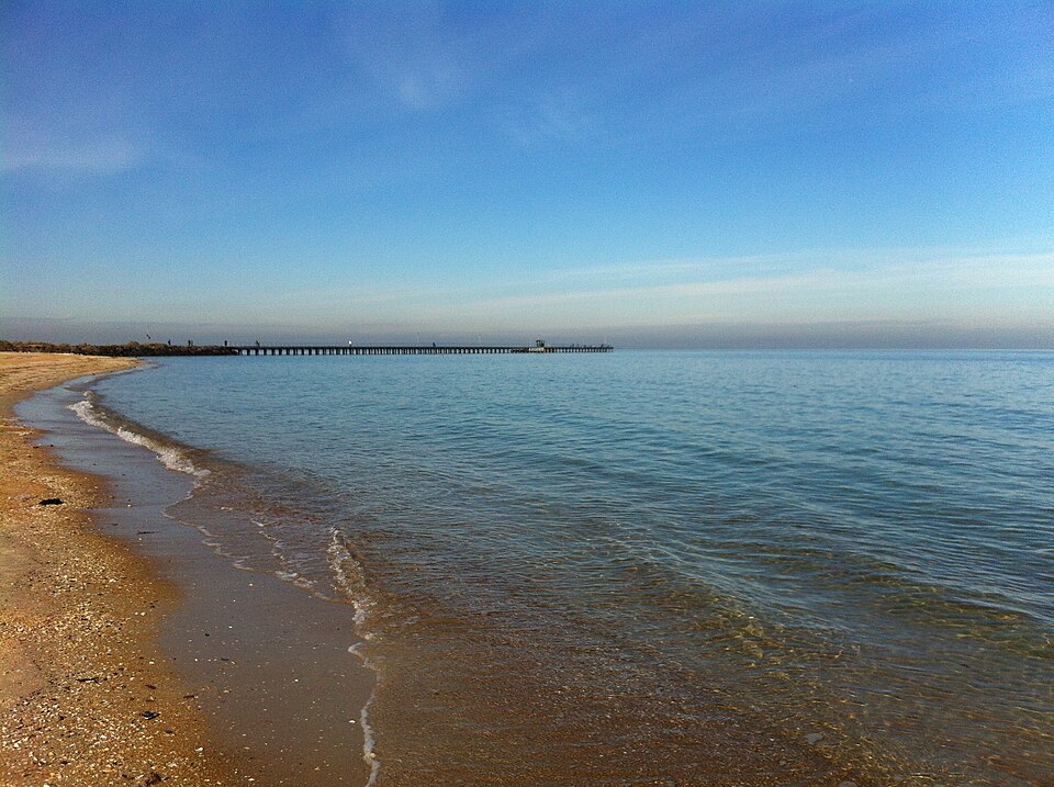 Mordialloc — beach and pier