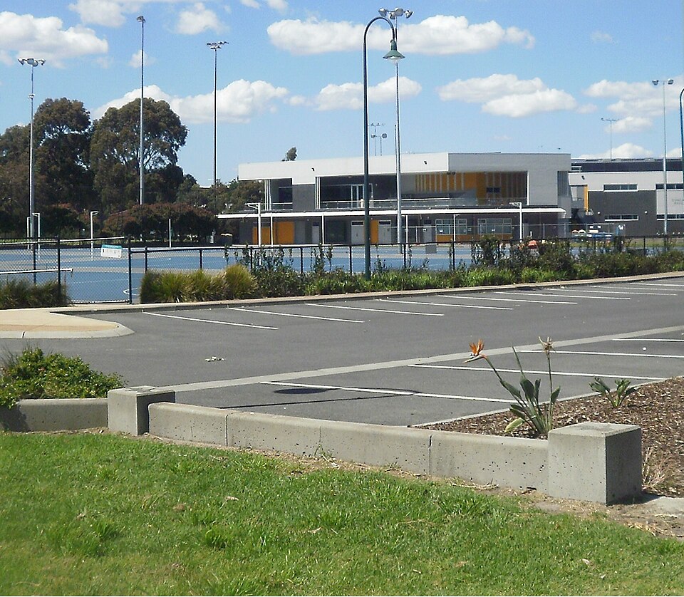 Duncan McKinnon Reserve — park and surrounds