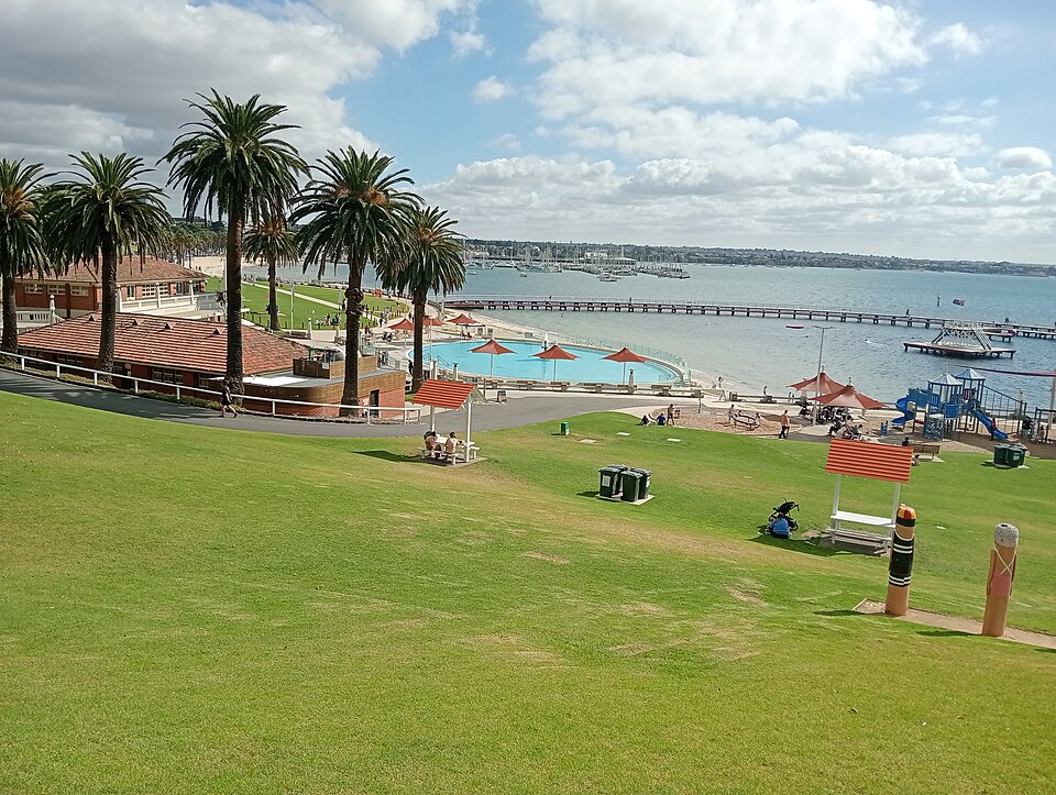 Eastern Beach (Geelong) — coastal views