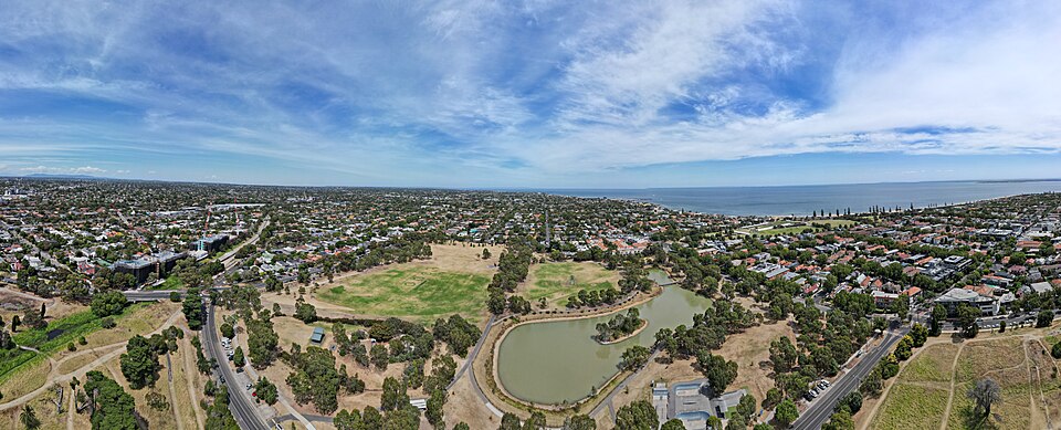 Elsternwick Park — park and surrounds