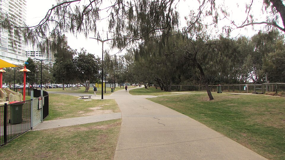 Broadbeach Oceanway — beachfront walkway