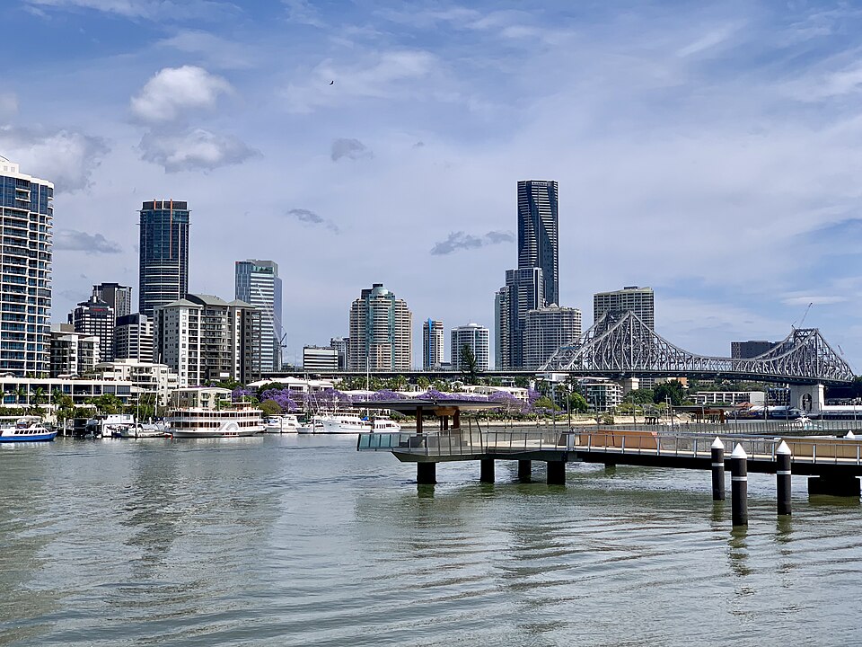 Brisbane Riverwalk — New Farm to city