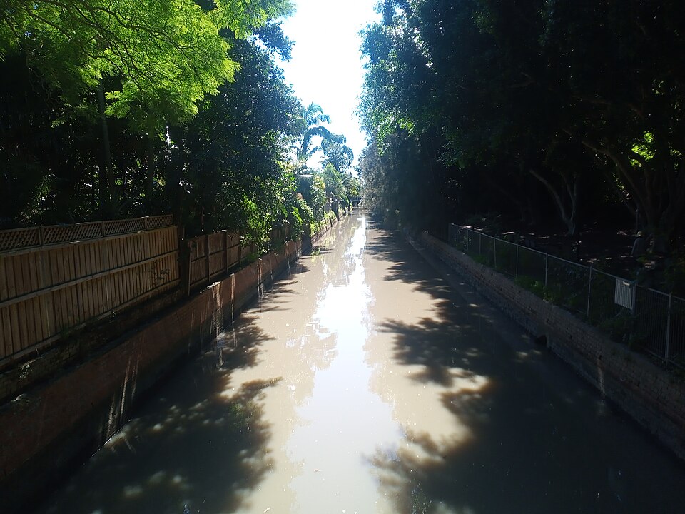 Hawthorne Canal — Leichhardt reserve