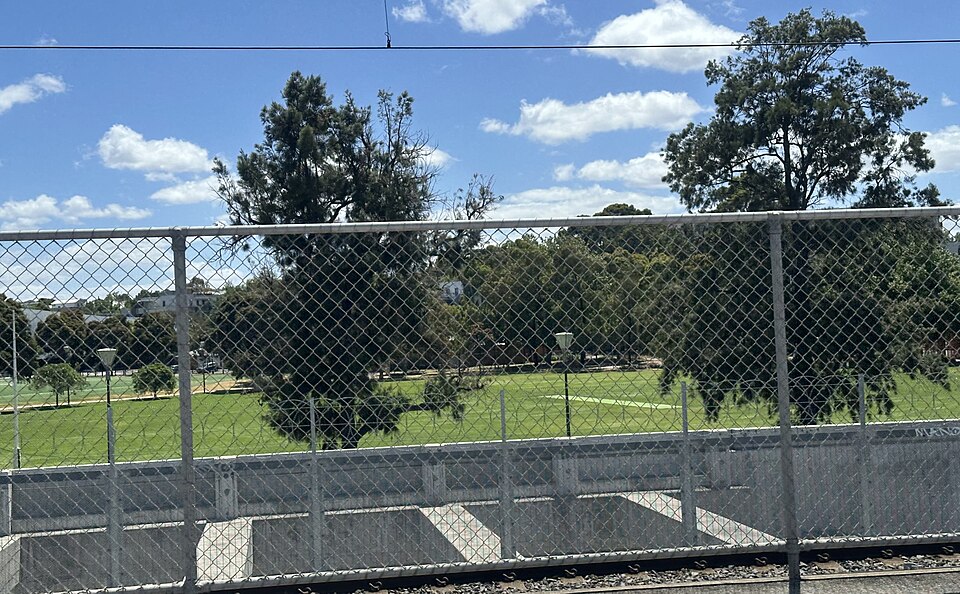 JJ Holland Park — Kensington area