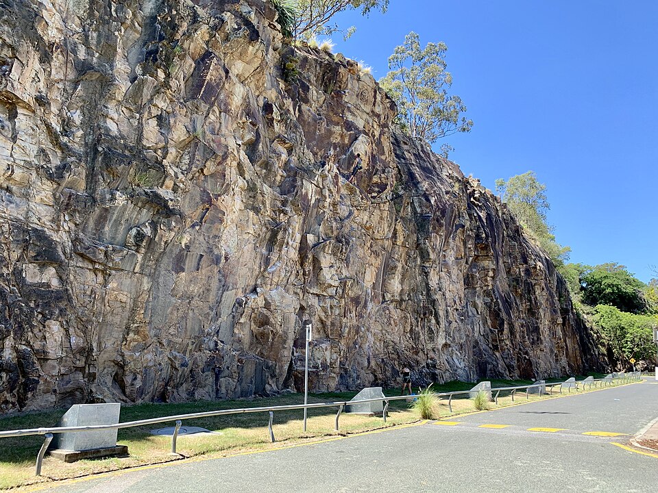 Kangaroo Point Cliffs Park — riverside path