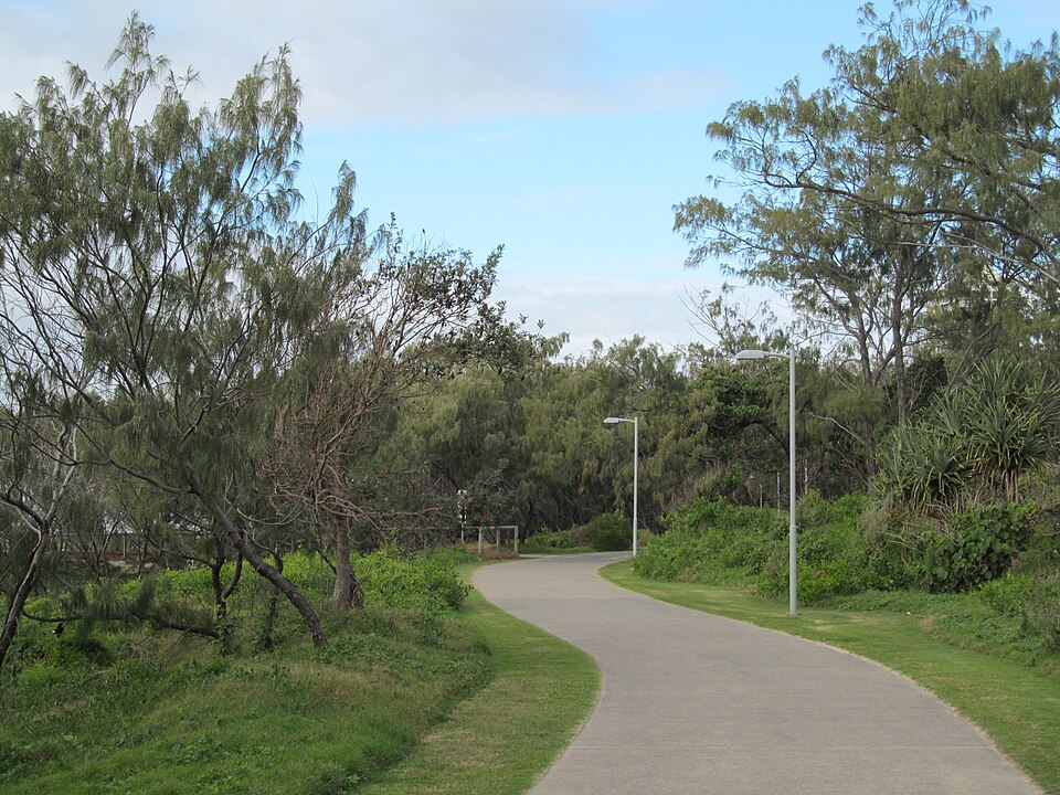 Main Beach foreshore — path near Mariners Cove