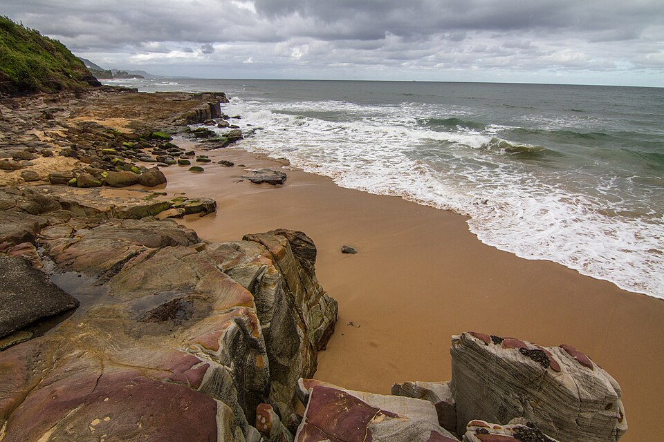 Thirroul Beach — surf and sand
