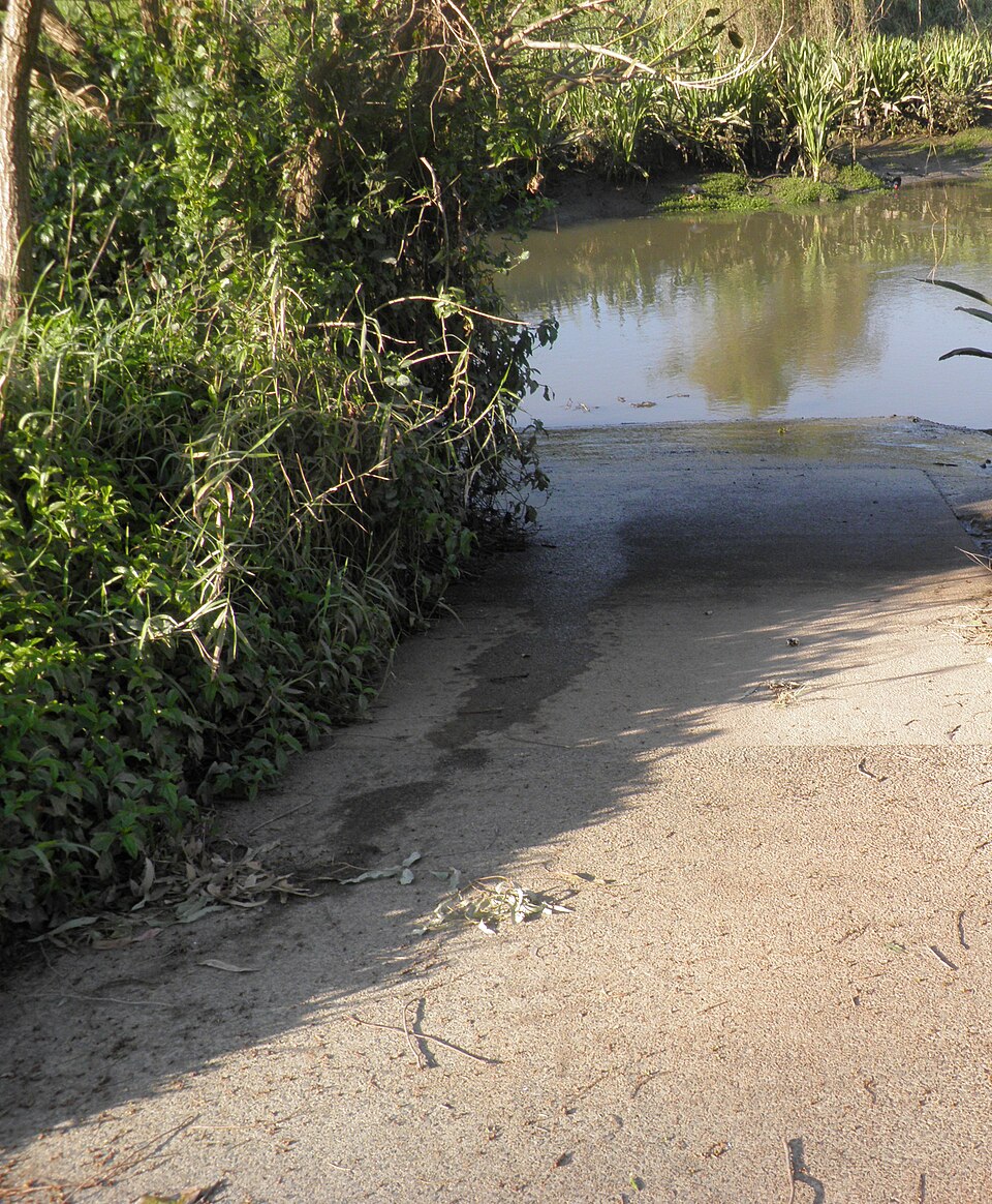 East Brisbane parklands — Carina canoe reserve