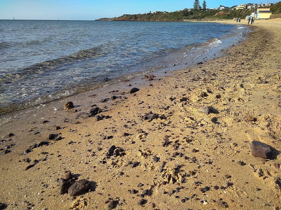 Mornington Beach — foreshore walk