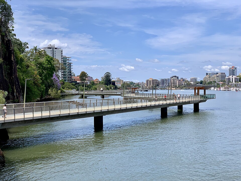 New Farm Riverwalk — riverside boardwalk curve