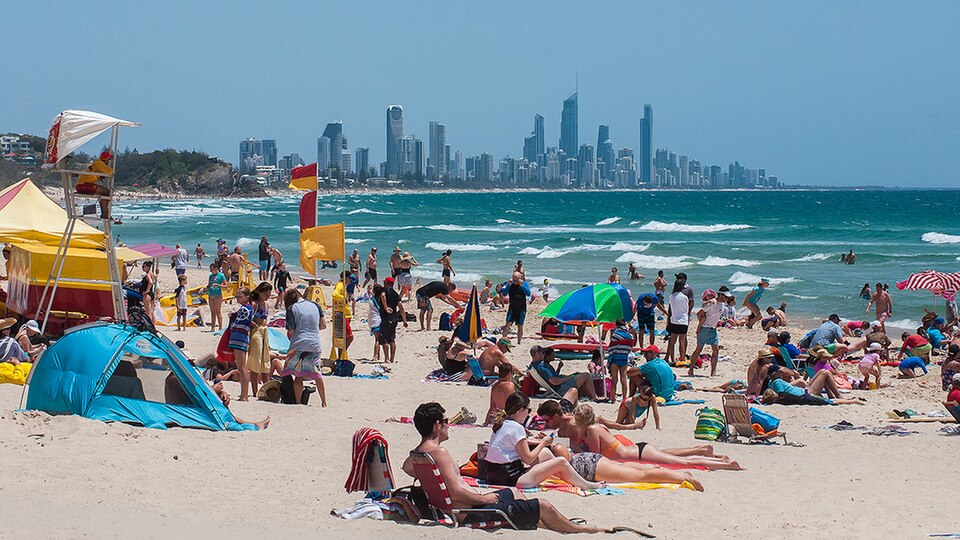 Burleigh Heads — summer beach scene