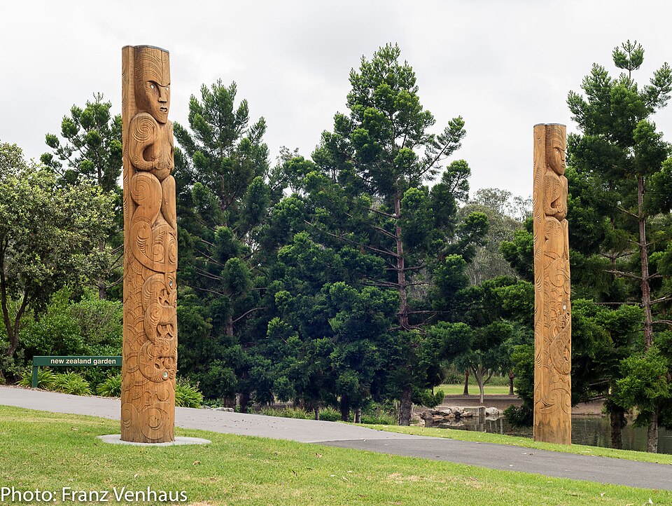 Nurragingy Reserve — bushland and gardens