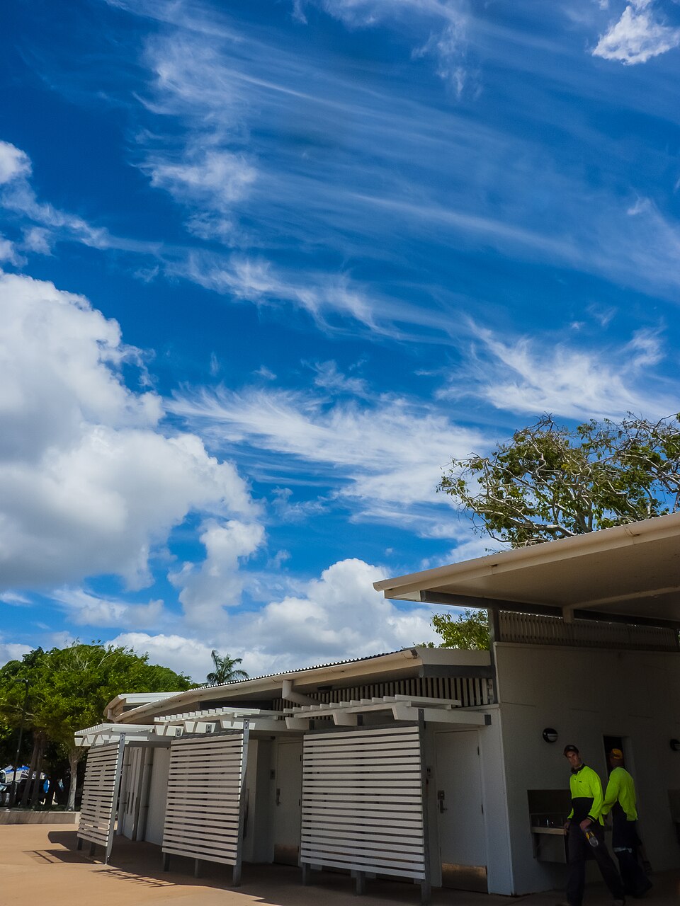 Wynnum foreshore — esplanade beach area