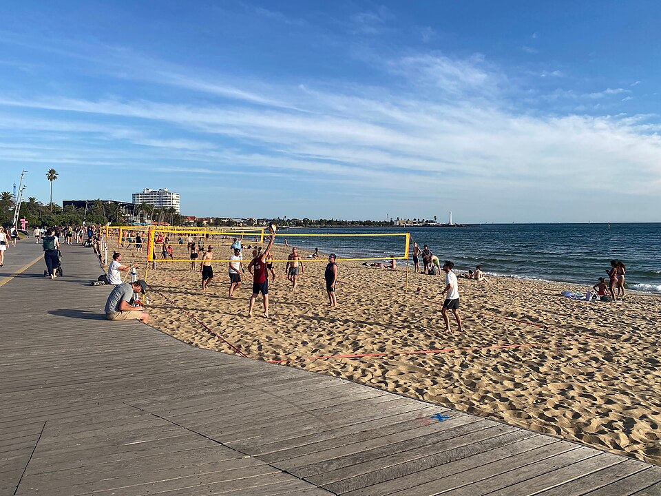Port Melbourne — Port Phillip beach