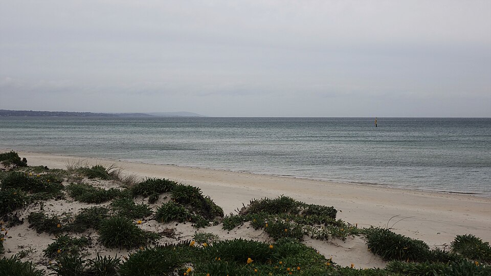 Simmos Beach Macquarie Fields — beach and sand