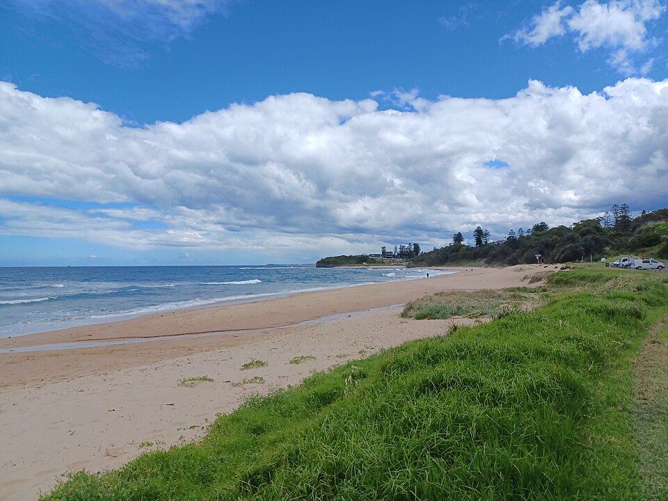 Simmos Beach Macquarie Fields — beach and sand
