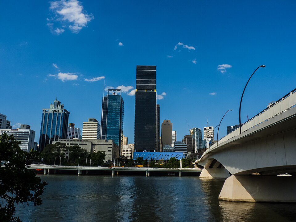 South Bank Riverwalk — Victoria Bridge views