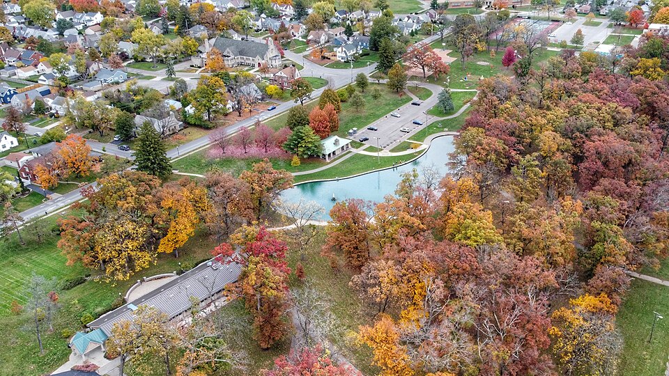 Westgate Park — trails near the bay