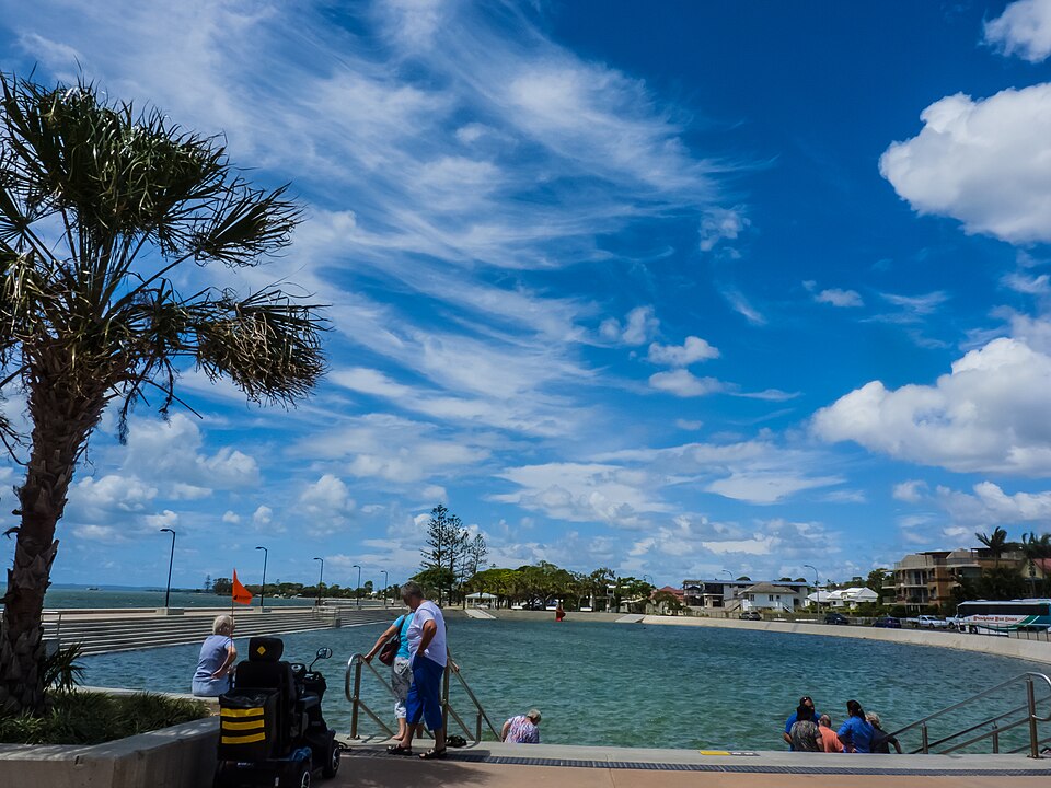 Wynnum Esplanade — foreshore walking path