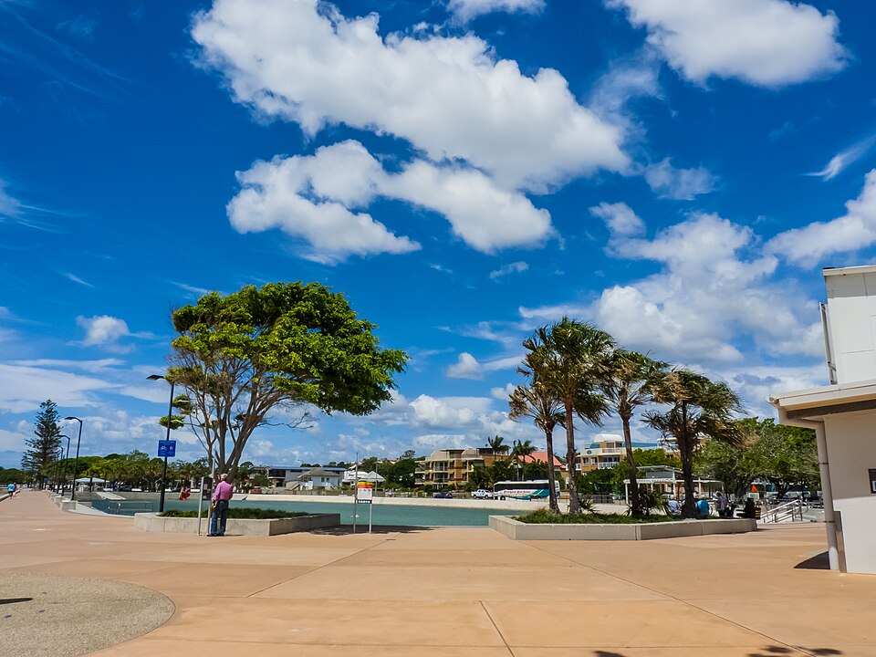Wynnum Esplanade — bay-side promenade